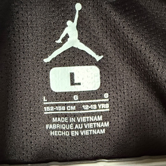 Youth Jordan Black Jacket - New w/o tags
Size L 12/13 - Picture 2 of 4